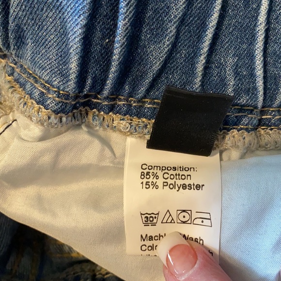 Very cute high waisted baggie torn jeans - Picture 4 of 4